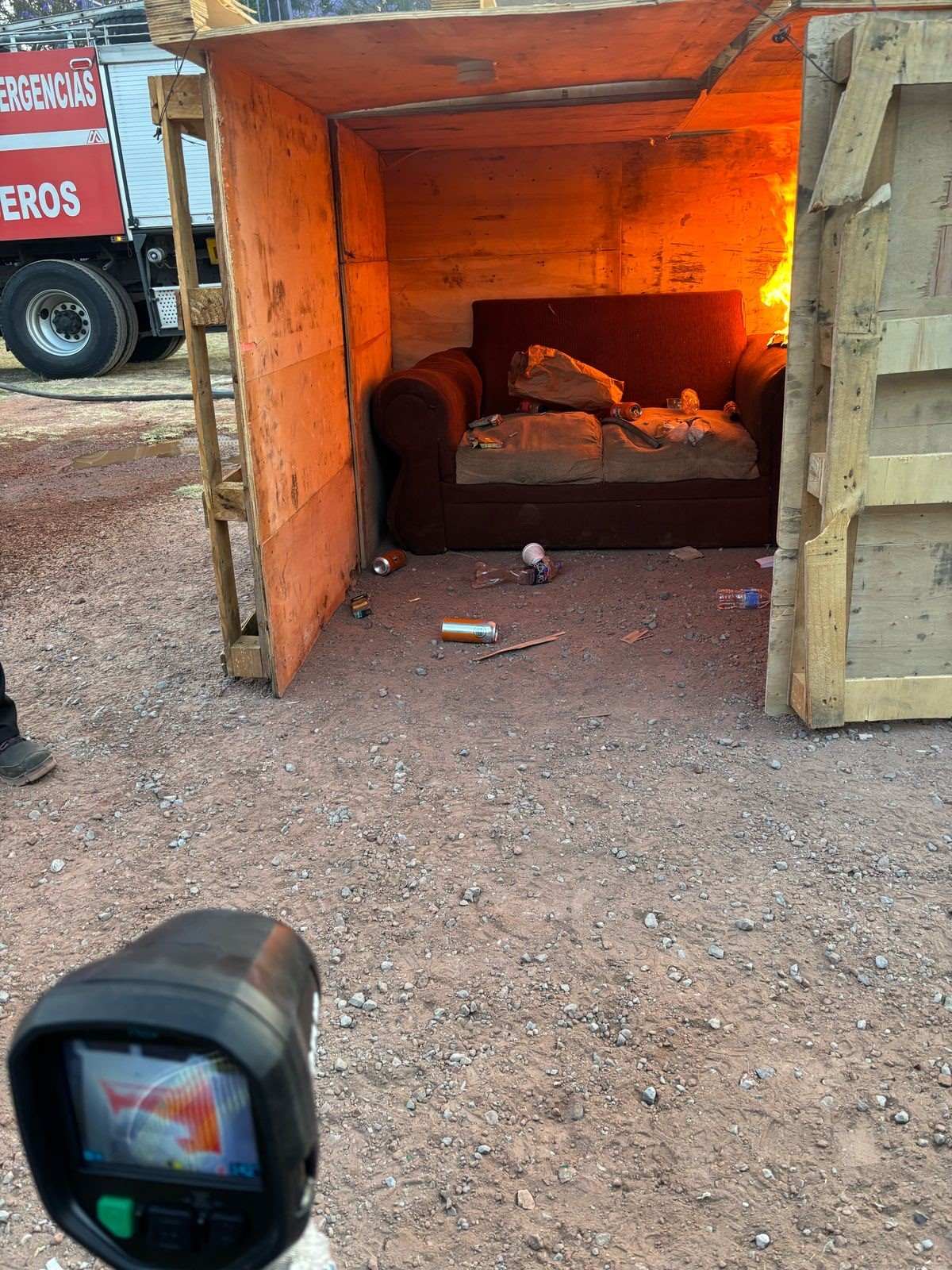 Mulher bombeira do México 5 redimensionada.jpg